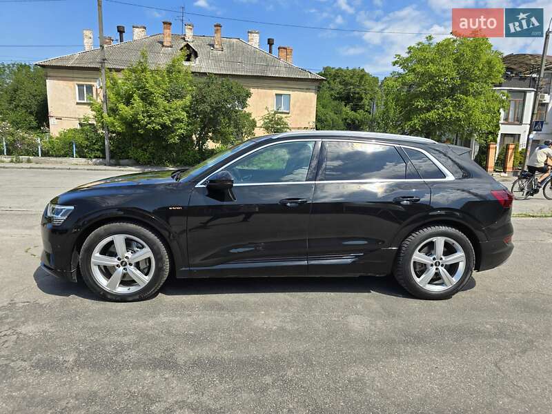 Внедорожник / Кроссовер Audi e-tron 2020 в Виннице