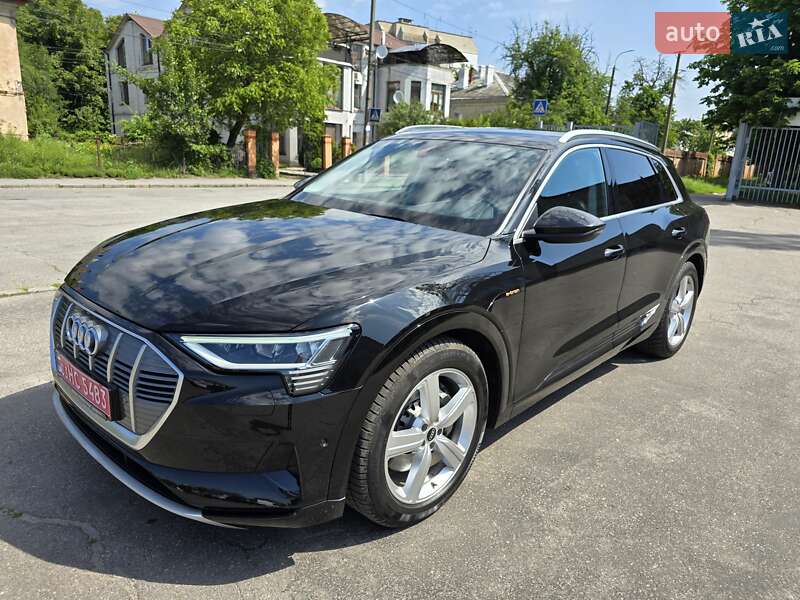 Внедорожник / Кроссовер Audi e-tron 2020 в 