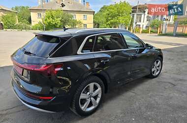 Внедорожник / Кроссовер Audi e-tron 2020 в 