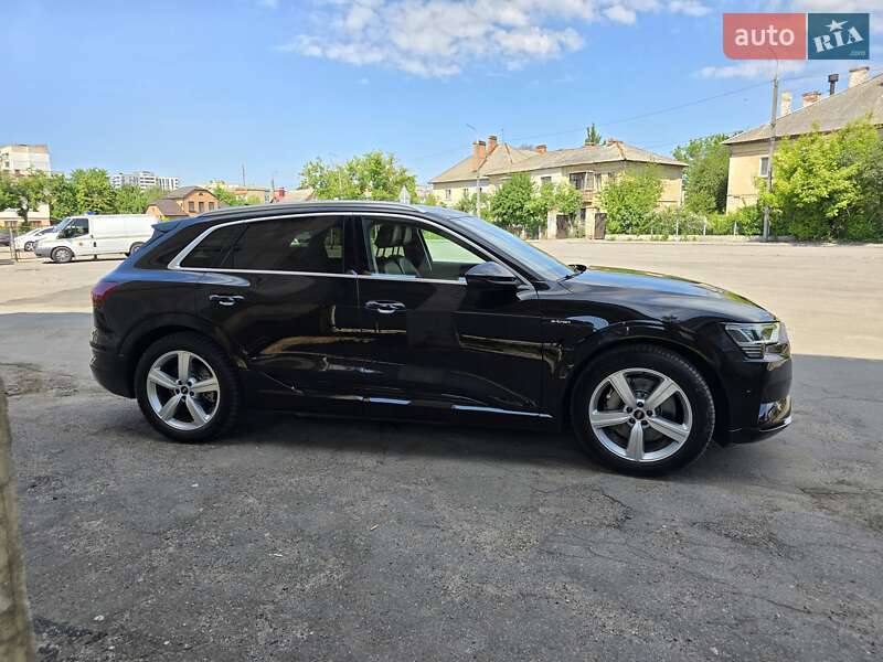 Внедорожник / Кроссовер Audi e-tron 2020 в Виннице