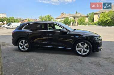 Внедорожник / Кроссовер Audi e-tron 2020 в 