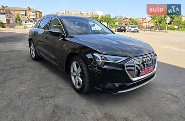 Внедорожник / Кроссовер Audi e-tron 2020 в 