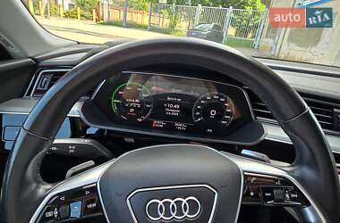 Внедорожник / Кроссовер Audi e-tron 2020 в 