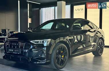 Внедорожник / Кроссовер Audi e-tron 2022 в 