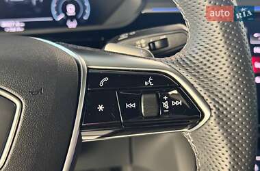 Внедорожник / Кроссовер Audi e-tron 2022 в 
