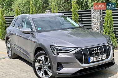 Внедорожник / Кроссовер Audi e-tron 2019 в 