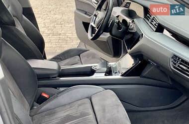 Внедорожник / Кроссовер Audi e-tron 2019 в 
