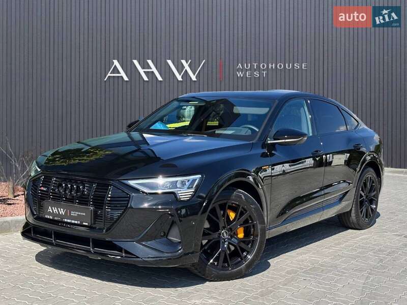 Внедорожник / Кроссовер Audi e-tron 2022 в 