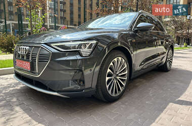 Внедорожник / Кроссовер Audi e-tron 2021 в 
