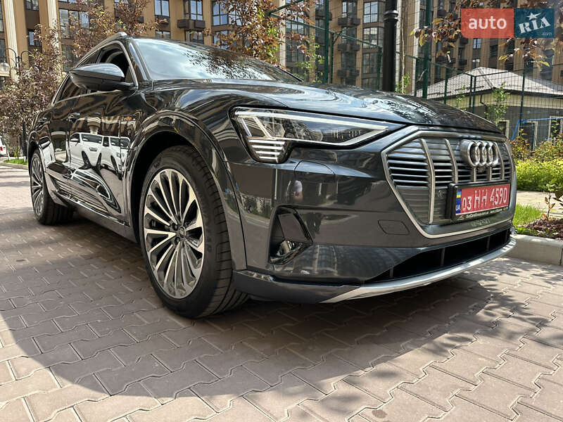Внедорожник / Кроссовер Audi e-tron 2021 в Киеве