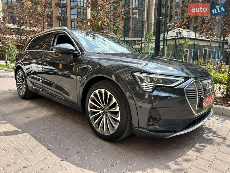Внедорожник / Кроссовер Audi e-tron 2021 в Киеве