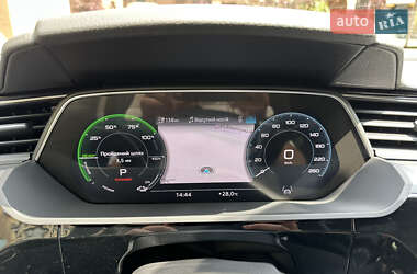 Внедорожник / Кроссовер Audi e-tron 2021 в 