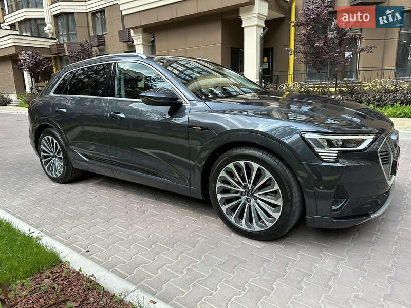 Внедорожник / Кроссовер Audi e-tron 2021 в Киеве