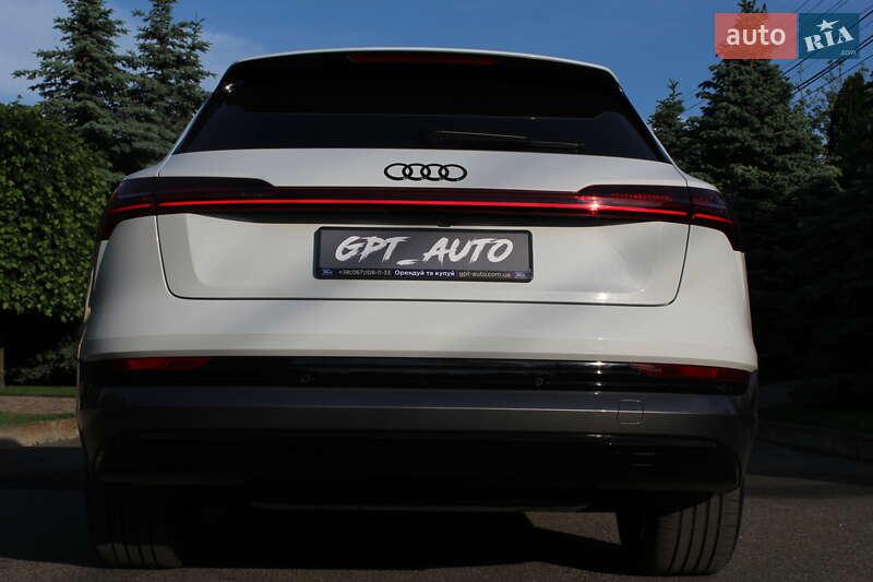 Внедорожник / Кроссовер Audi e-tron 2022 в Киеве