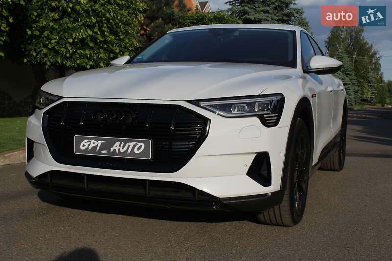Внедорожник / Кроссовер Audi e-tron 2022 в Киеве