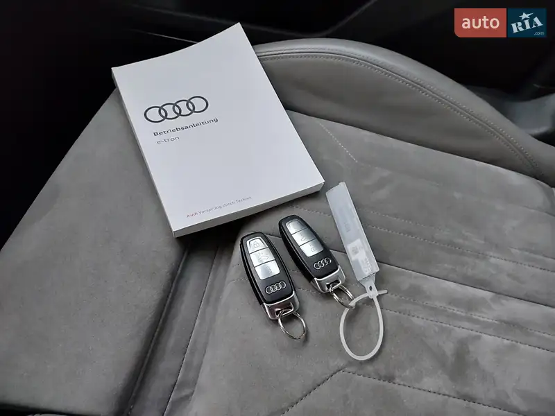 Внедорожник / Кроссовер Audi e-tron 2021 в Львове документ