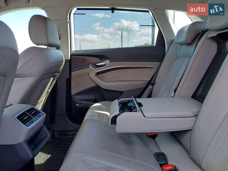 Внедорожник / Кроссовер Audi e-tron 2021 в Львове