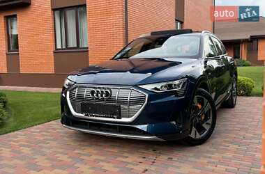 Внедорожник / Кроссовер Audi e-tron 2022 в 