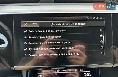 Внедорожник / Кроссовер Audi e-tron 2022 в 