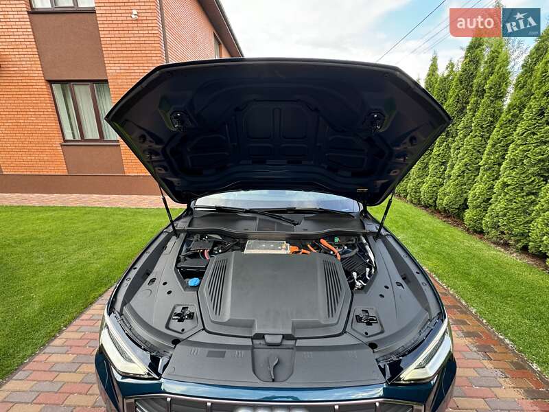 Внедорожник / Кроссовер Audi e-tron 2022 в Киеве