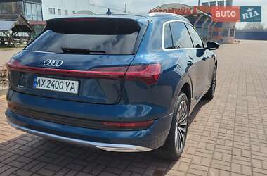 Внедорожник / Кроссовер Audi e-tron 2019 в 