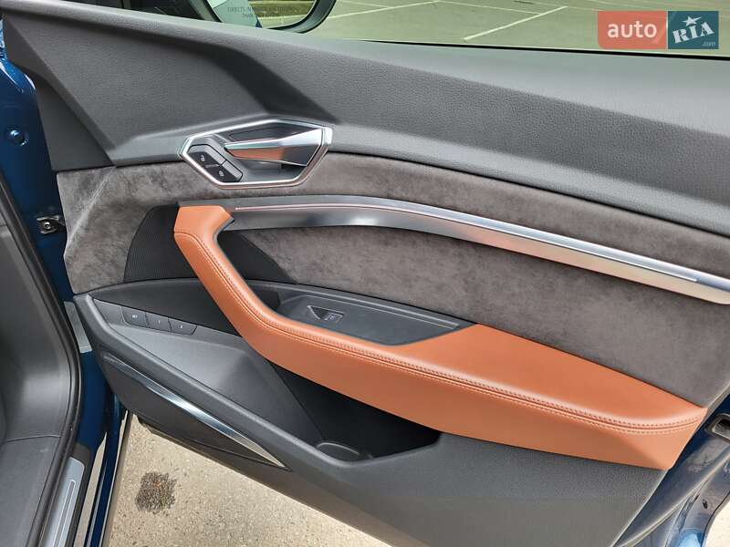 Внедорожник / Кроссовер Audi e-tron 2019 в Полтаве