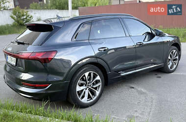 Внедорожник / Кроссовер Audi e-tron 2021 в 