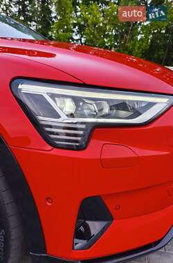 Внедорожник / Кроссовер Audi e-tron 2020 в 