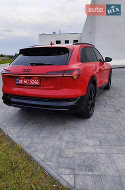 Внедорожник / Кроссовер Audi e-tron 2020 в 