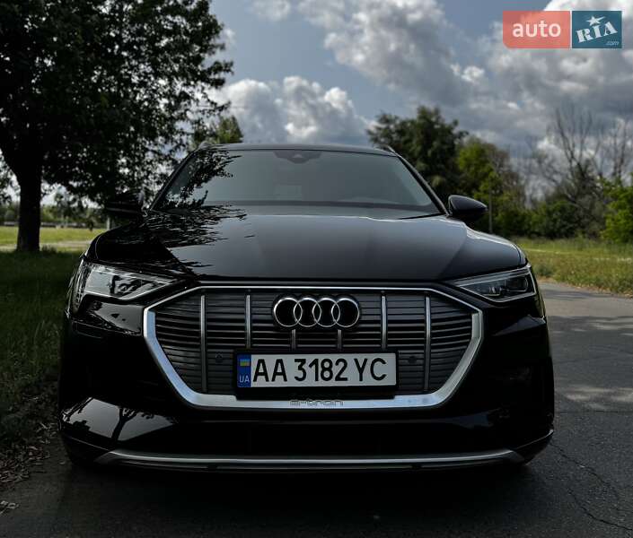 Внедорожник / Кроссовер Audi e-tron 2019 в Киеве