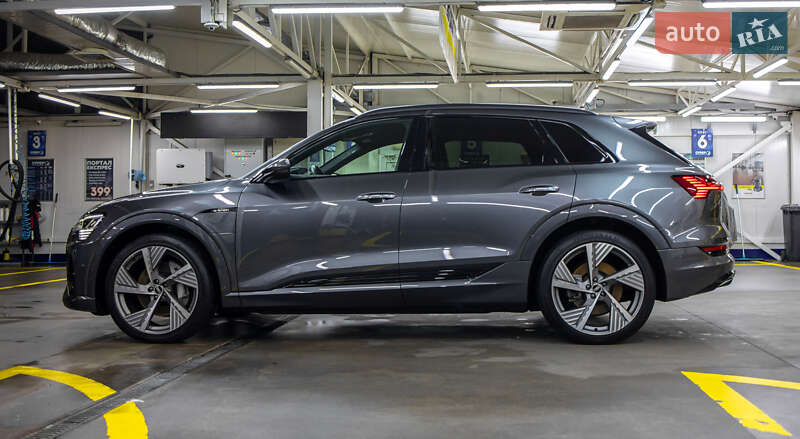 Позашляховик / Кросовер Audi e-tron 2021 в Чернівцях