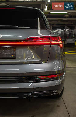 Внедорожник / Кроссовер Audi e-tron 2021 в 