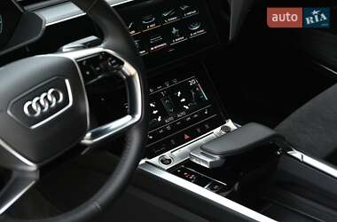 Внедорожник / Кроссовер Audi e-tron 2021 в 