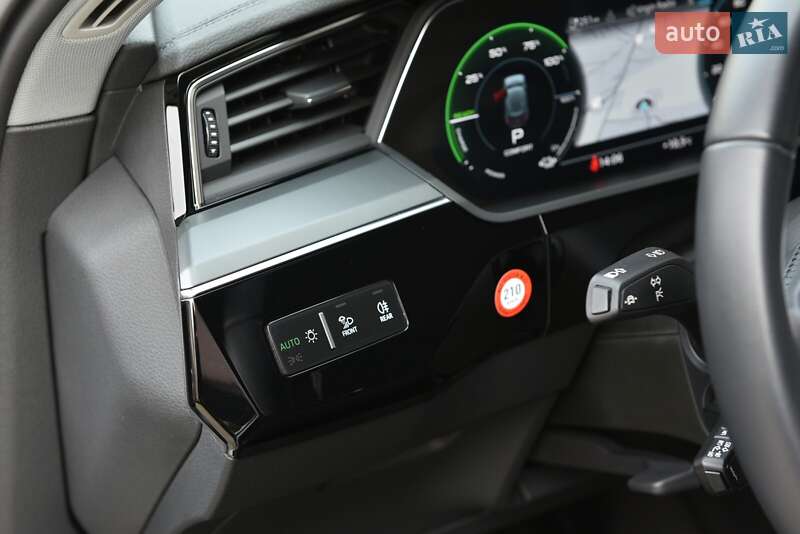 Позашляховик / Кросовер Audi e-tron 2021 в Чернівцях