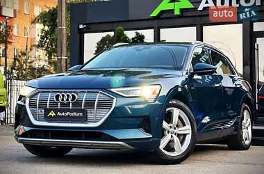 Внедорожник / Кроссовер Audi e-tron 2019 в 