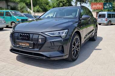 Внедорожник / Кроссовер Audi e-tron 2020 в 