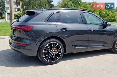 Внедорожник / Кроссовер Audi e-tron 2020 в 