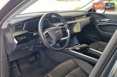 Внедорожник / Кроссовер Audi e-tron 2020 в 