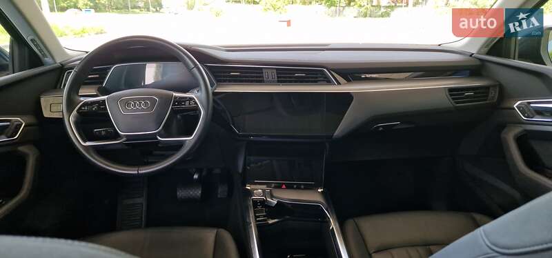 Внедорожник / Кроссовер Audi e-tron 2019 в Тернополе