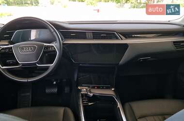 Внедорожник / Кроссовер Audi e-tron 2020 в 