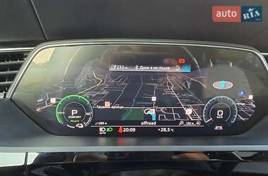 Внедорожник / Кроссовер Audi e-tron 2018 в 