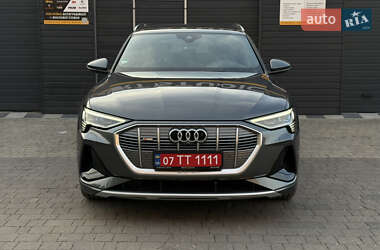 Позашляховик / Кросовер Audi e-tron 2022 в 