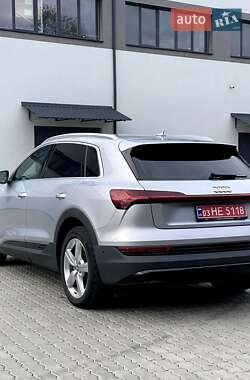 Внедорожник / Кроссовер Audi e-tron 2019 в 