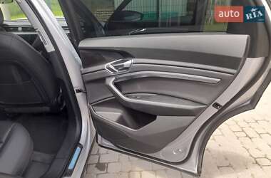 Внедорожник / Кроссовер Audi e-tron 2019 в 