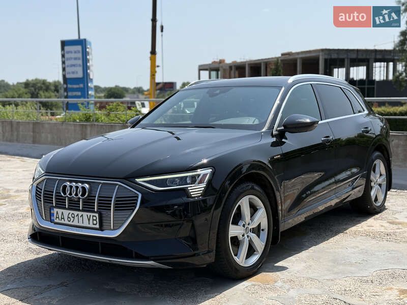 Позашляховик / Кросовер Audi e-tron 2019 в Києві