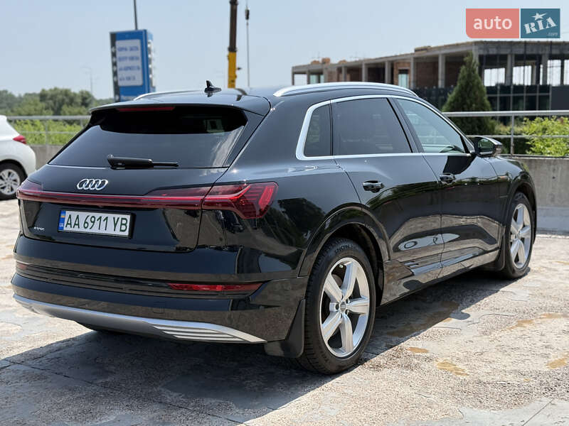 Позашляховик / Кросовер Audi e-tron 2019 в Києві