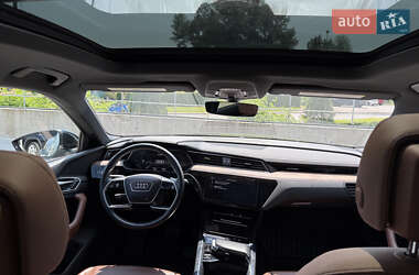 Внедорожник / Кроссовер Audi e-tron 2019 в 