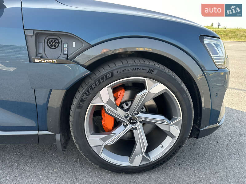 Внедорожник / Кроссовер Audi e-tron 2019 в Львове