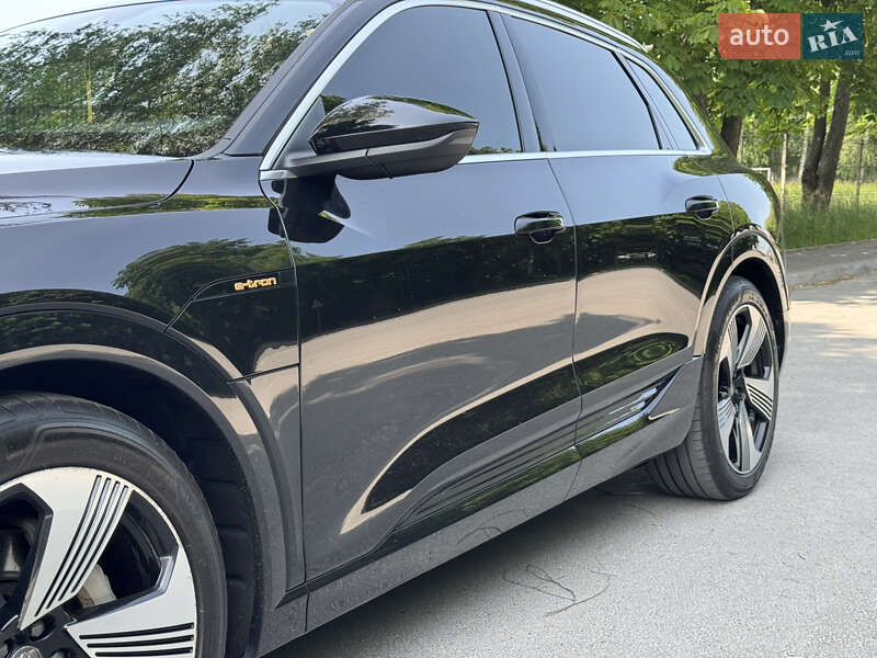 Внедорожник / Кроссовер Audi e-tron 2019 в Звягеле