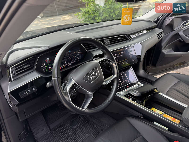 Внедорожник / Кроссовер Audi e-tron 2019 в Звягеле
